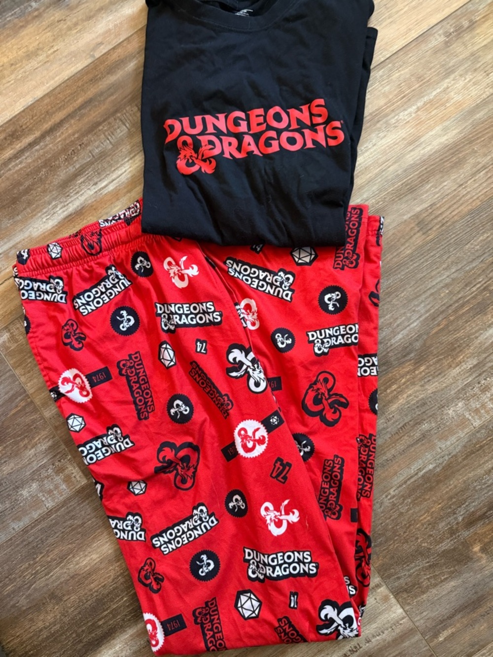 Men’s Red and Black Pajama Set Dungeon’s & Dragons Size XL